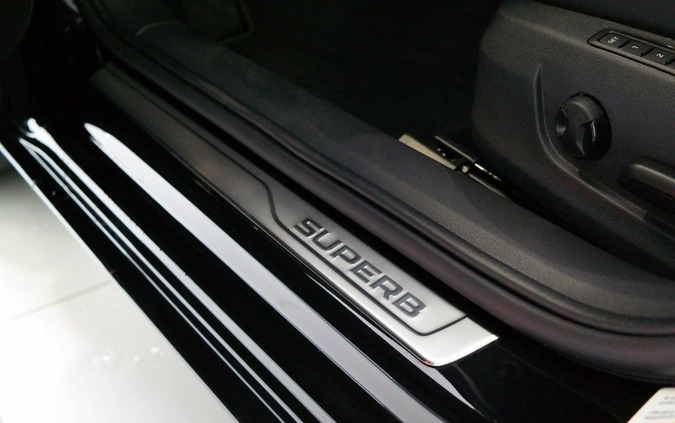 Skoda Superb cena 236999 przebieg: 5, rok produkcji 2024 z Lipsk małe 301